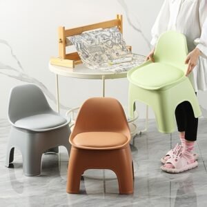 784cf85b-b2ca-475d-988d-ec8d02dec48a.jpg A Round Plastic Stool Random colour